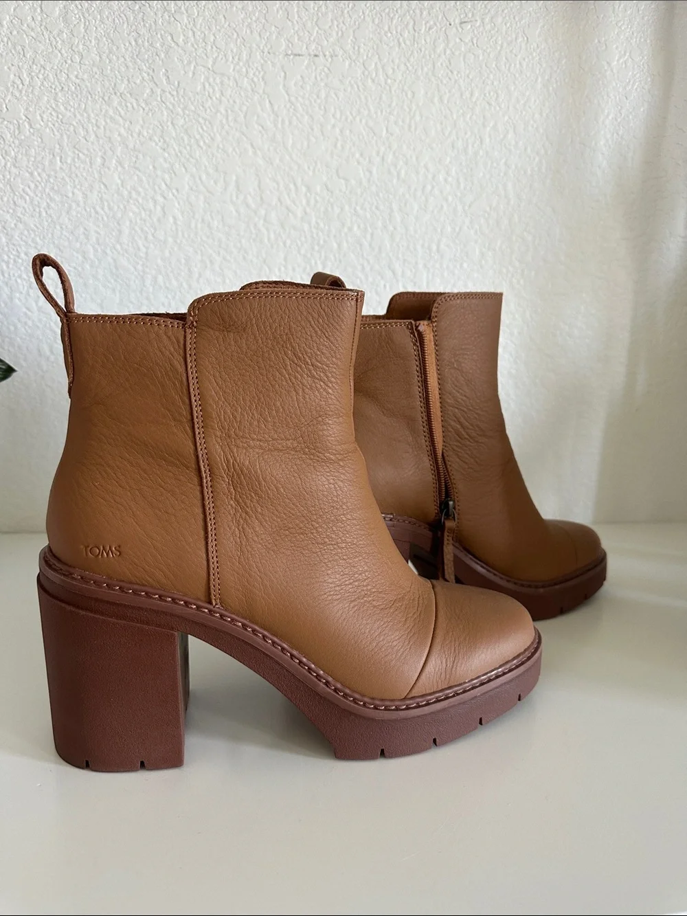 Toms Rya Leather Bootie - Picture 2 of 5
